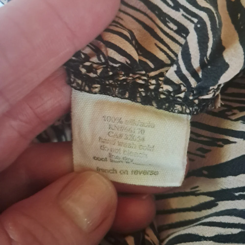 3/$12 Unbranded Tan & Black Striped High Low 100% Silk Tank Top Size Small - Picture 5 of 5